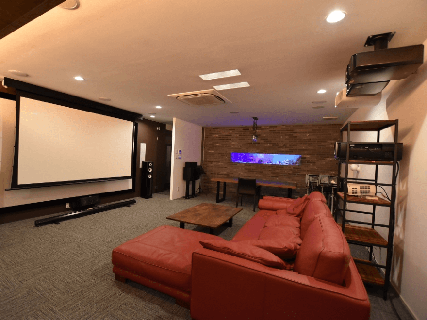 スクリーン・プロジェクター